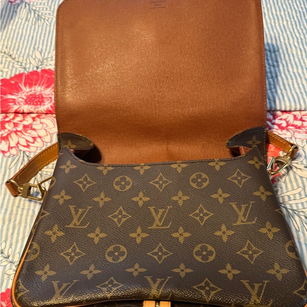 Louis Vuitton Brown Monogram Crossbody Bag with Tan Trim - Picture 8 of 11